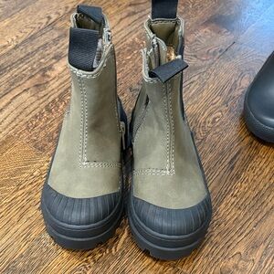 H and M Olive Green Lug Sole Ankle Boots- toddler 7.5